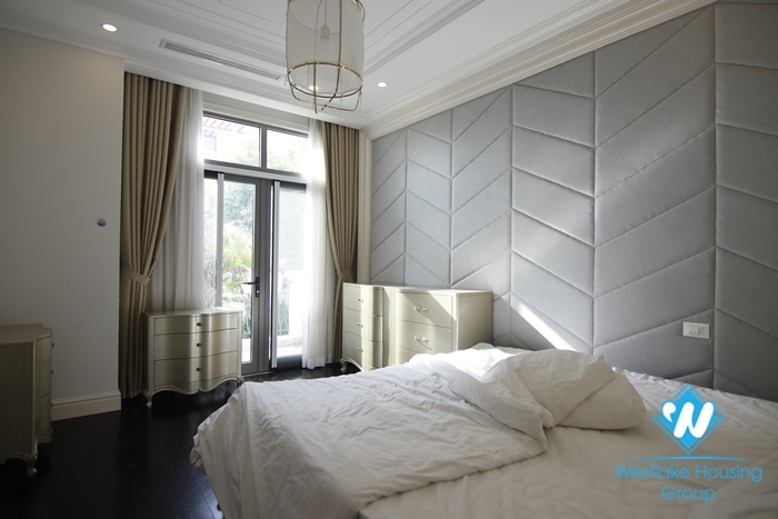 Adjacent villa for rent, equipped with modern furniture for rent in Vinhome Harmony Long Bien